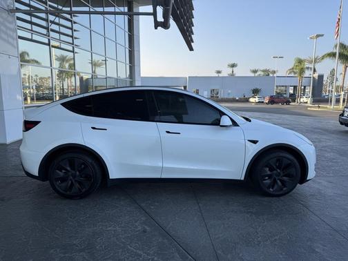 2024 Tesla Model Y Standard Range