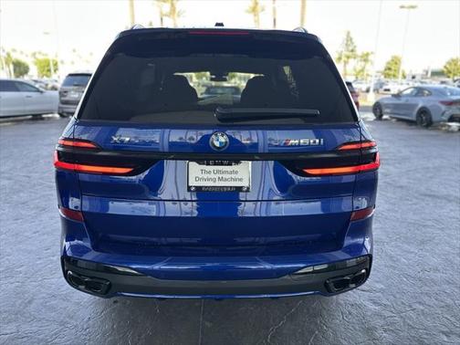 2025 BMW X7 M60i