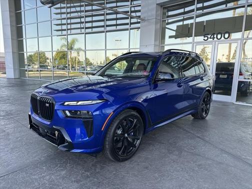 2025 BMW X7 M60i