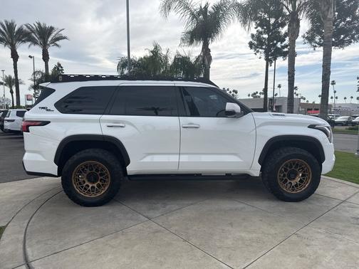 Ice Cap 2023 Toyota Sequoia SR5