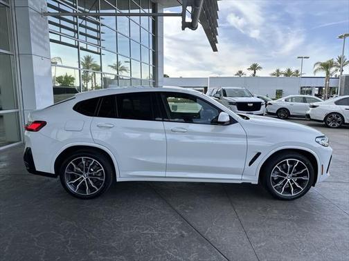 2022 BMW X4 xDrive30i