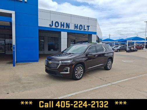 Black Cherry Metallic 2023 Chevrolet Traverse Premier