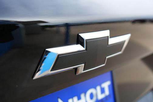Black Metallic 2026 Chevrolet Trax FWD ACTIV