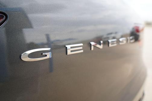 Makalu Gray 2025 Genesis GV70 2.5T AWD