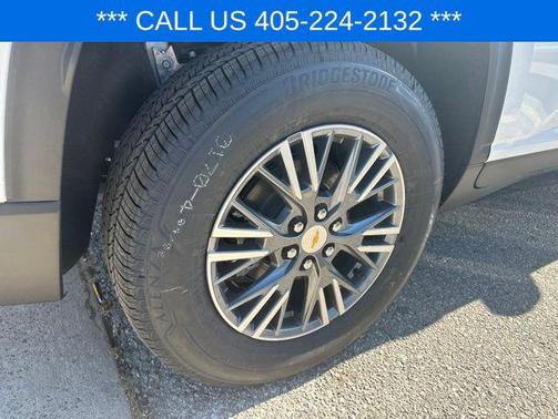 Summit White 2026 Chevrolet Traverse LT