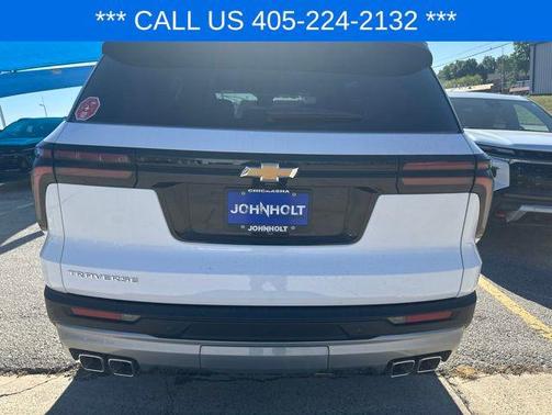 Summit White 2026 Chevrolet Traverse LT