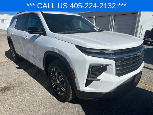 Summit White 2026 Chevrolet Traverse LT