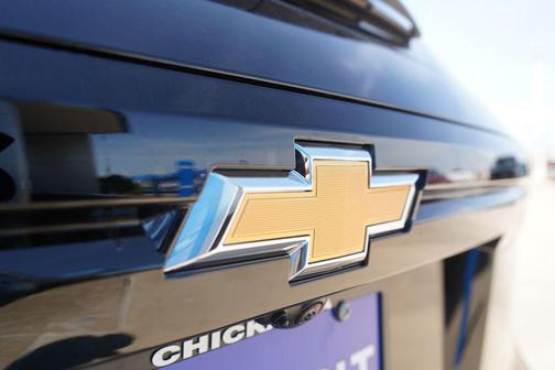 Black Metallic 2026 Chevrolet Traverse LT