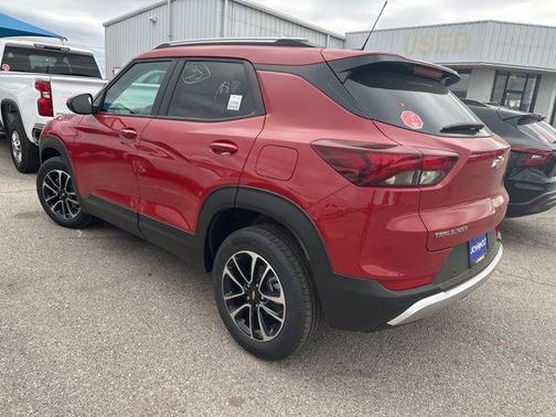 Jet Black 2026 Chevrolet Trailblazer LT