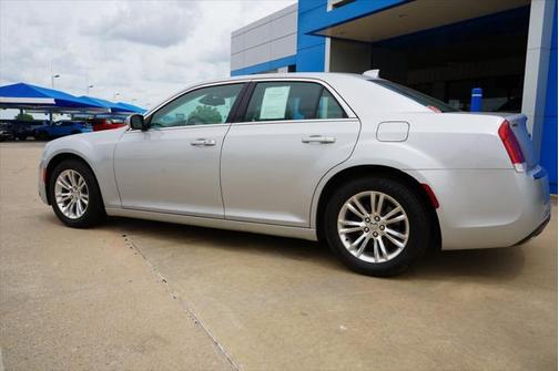 2020 Chrysler 300 Touring