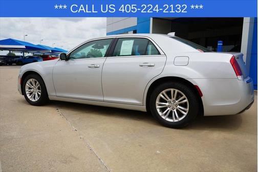 2020 Chrysler 300 Touring