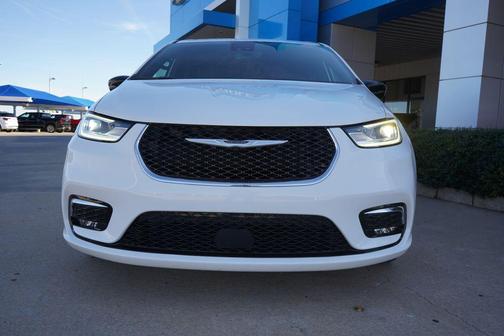 2025 Chrysler Pacifica L