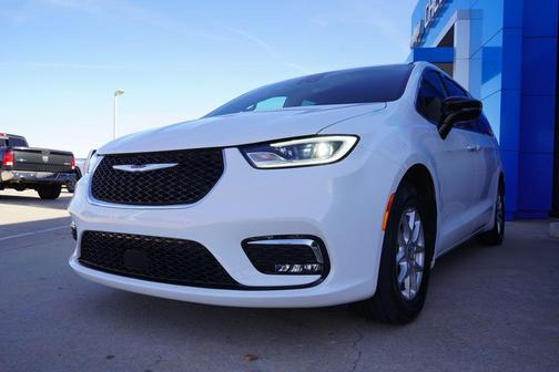 2025 Chrysler Pacifica L