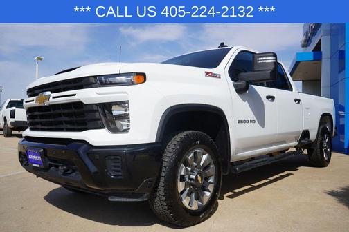 Summit White 2025 Chevrolet Silverado 2500 Custom