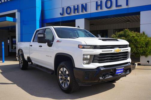 Summit White 2025 Chevrolet Silverado 2500 Custom
