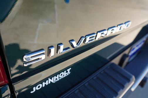 01u 2026 Chevrolet Silverado 1500 LT