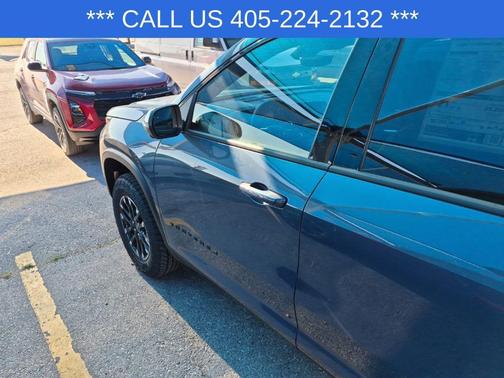 Lakeshore Blue 2026 Chevrolet Traverse AWD Z71