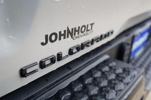 Summit White 2026 Chevrolet Colorado ZR2