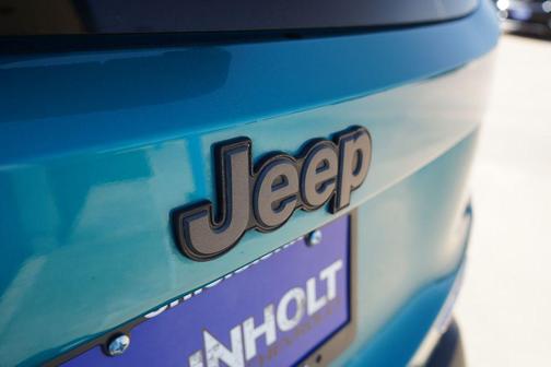 Bikini Metallic Clearcoat 2020 Jeep Renegade Trailhawk