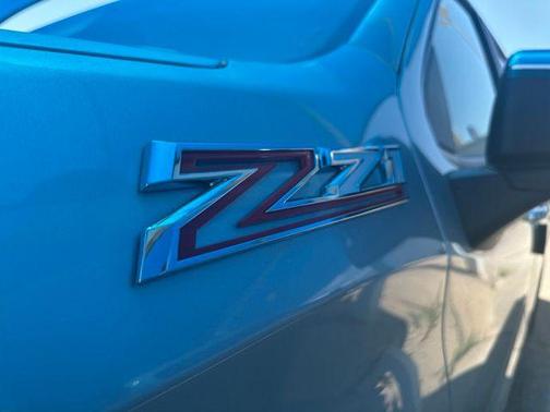 01u 2026 Chevrolet Silverado 1500 LT