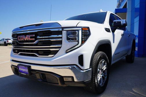 2025 GMC Sierra 1500 SLT