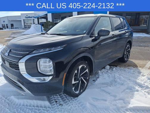 2024 Mitsubishi Outlander SE Black Edition w/Pano Roof S-AWC