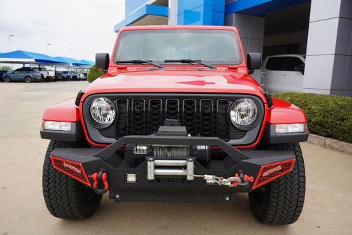 Firecracker Red Clearcoat 2025 Jeep Gladiator Nighthawk