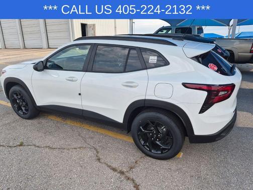 Summit White 2026 Chevrolet Trax LT