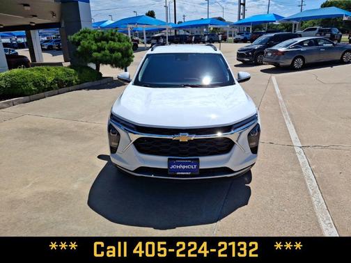 Summit White 2024 Chevrolet Trax LT