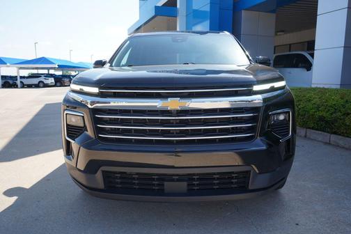 Mosaic Black Metallic 2025 Chevrolet Traverse LT