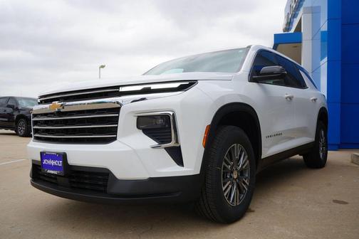 Summit White 2026 Chevrolet Traverse LT