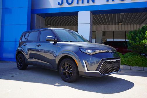 Gravity Gray 2024 Kia Soul LX