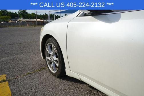 Pearl White 2014 Nissan Maxima SV