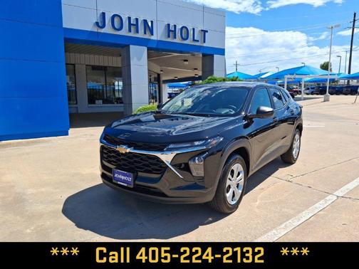 Mosaic Black Metallic 2025 Chevrolet Trax LS
