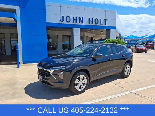 Mosaic Black Metallic 2025 Chevrolet Trax LS