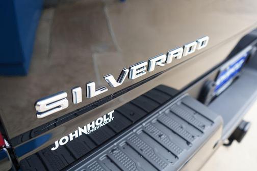 Black 2026 Chevrolet Silverado 2500 Custom