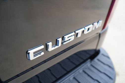 Black 2026 Chevrolet Silverado 2500 Custom