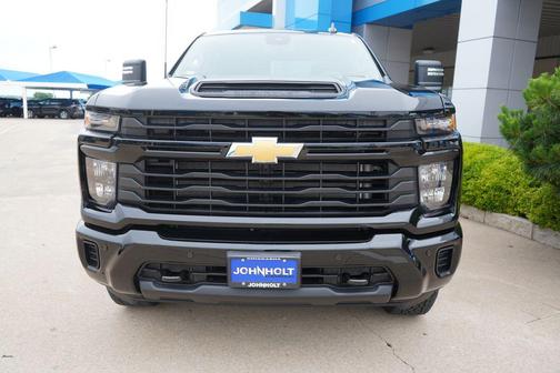 Black 2026 Chevrolet Silverado 2500 Custom