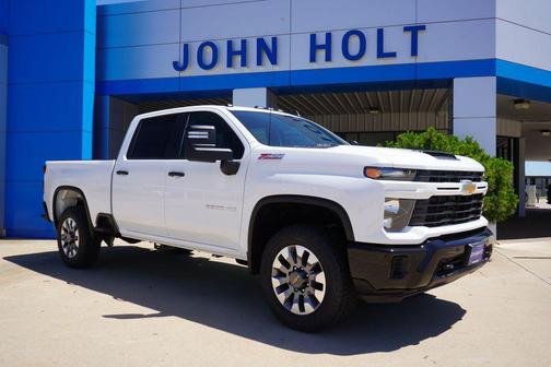 Summit White 2026 Chevrolet Silverado 2500 Custom
