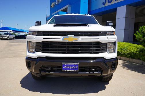 Summit White 2026 Chevrolet Silverado 2500 Custom