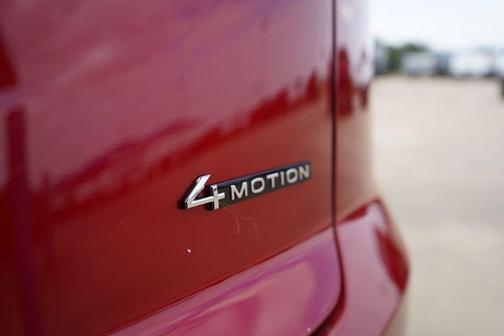 2025 Volkswagen Atlas Cross Sport 2.0T SEL