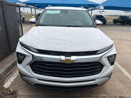 Summit White 2026 Chevrolet Trailblazer LT