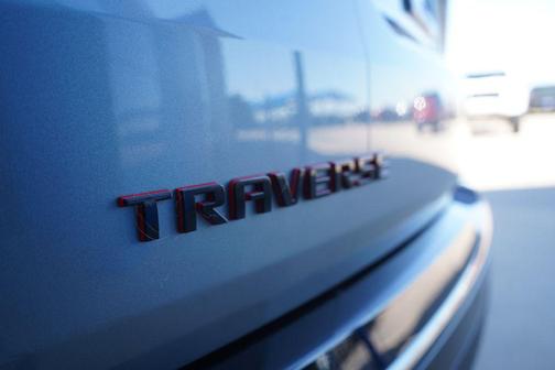 Sterling Gray Metallic 2023 Chevrolet Traverse Premier