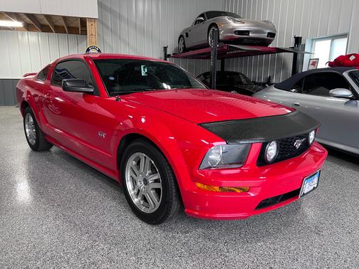 RED 2005 Ford Mustang GT Premium