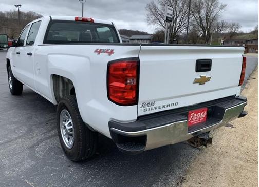 Photo 4 of 32 of 2015 Chevrolet Silverado 3500 WT