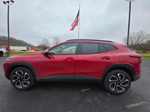 Apex Red 2026 Chevrolet Trax FWD 2RS
