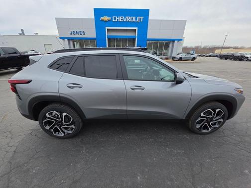Sterling Gray Metallic 2026 Chevrolet Trax FWD 2RS