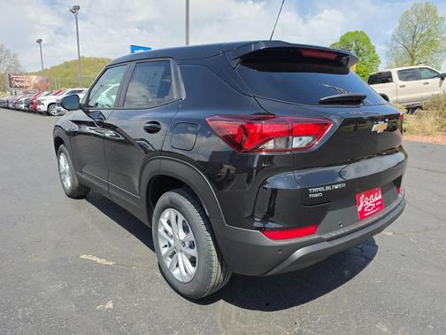 Mosaic Black Metallic 2026 Chevrolet Trailblazer LS