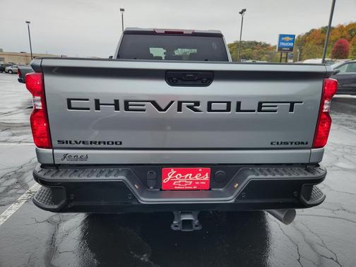 2024 Chevrolet Silverado 2500 Custom