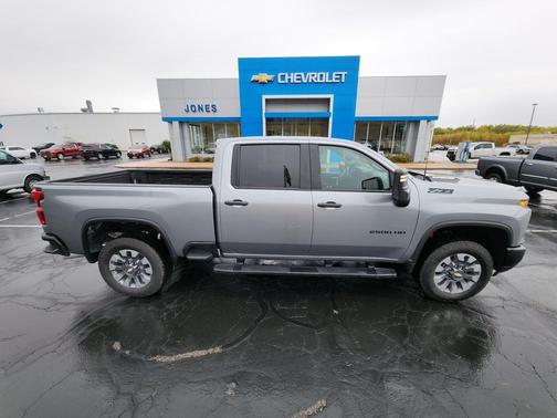 2024 Chevrolet Silverado 2500 Custom